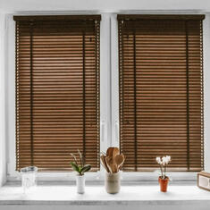 Деревянные жалюзи на балконную дверь цена. Купить в «Мастерская Жалюзи»