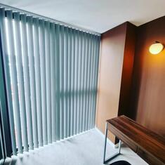 Пластиковые жалюзи в зал цена. Купить в «Мастерская Жалюзи»